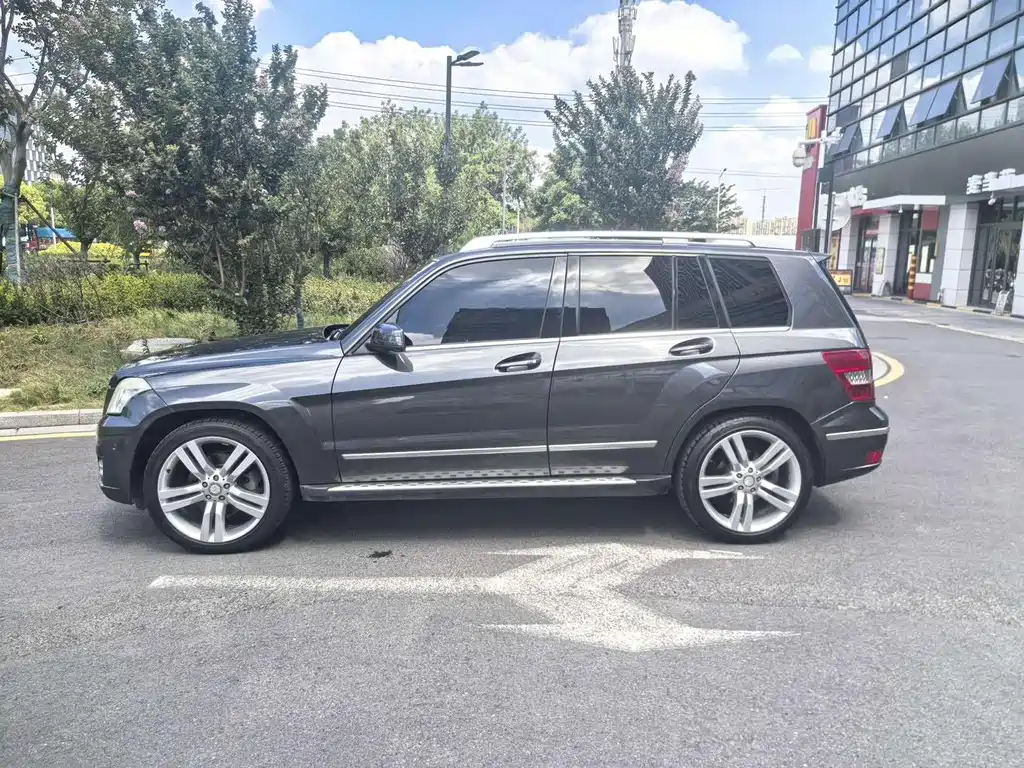 Mercedes-Benz GLK-Class (Import) — миниатюра 4