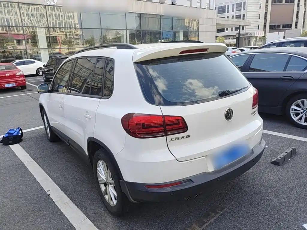 Volkswagen Tiguan — миниатюра 5