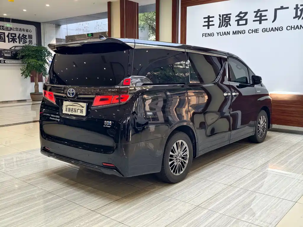 Toyota Vellfire — миниатюра 27