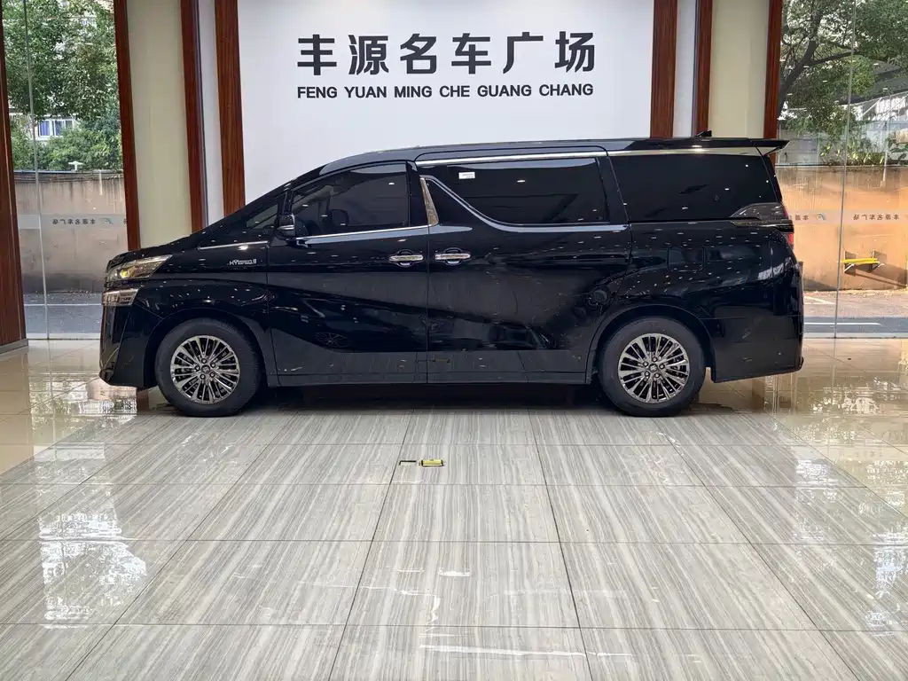 Toyota Vellfire — миниатюра 26