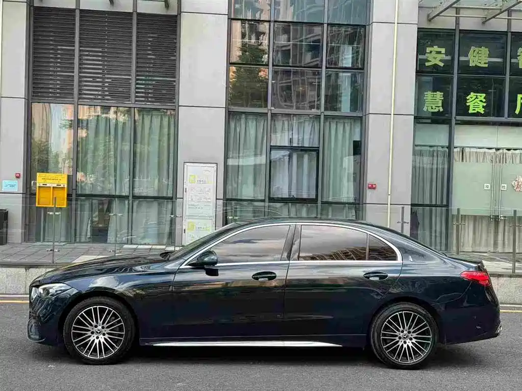 Mercedes-Benz C-Class — миниатюра 2