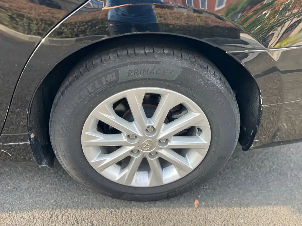 Toyota Camry — миниатюра 8