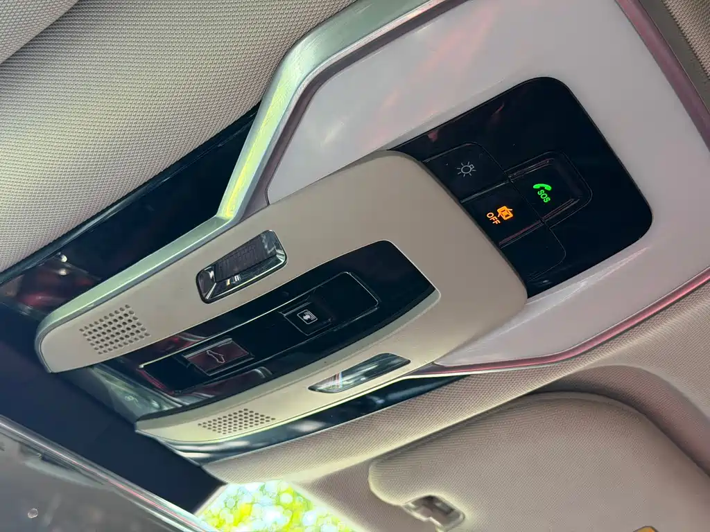 Hongqi Hongqi H5 — миниатюра 13