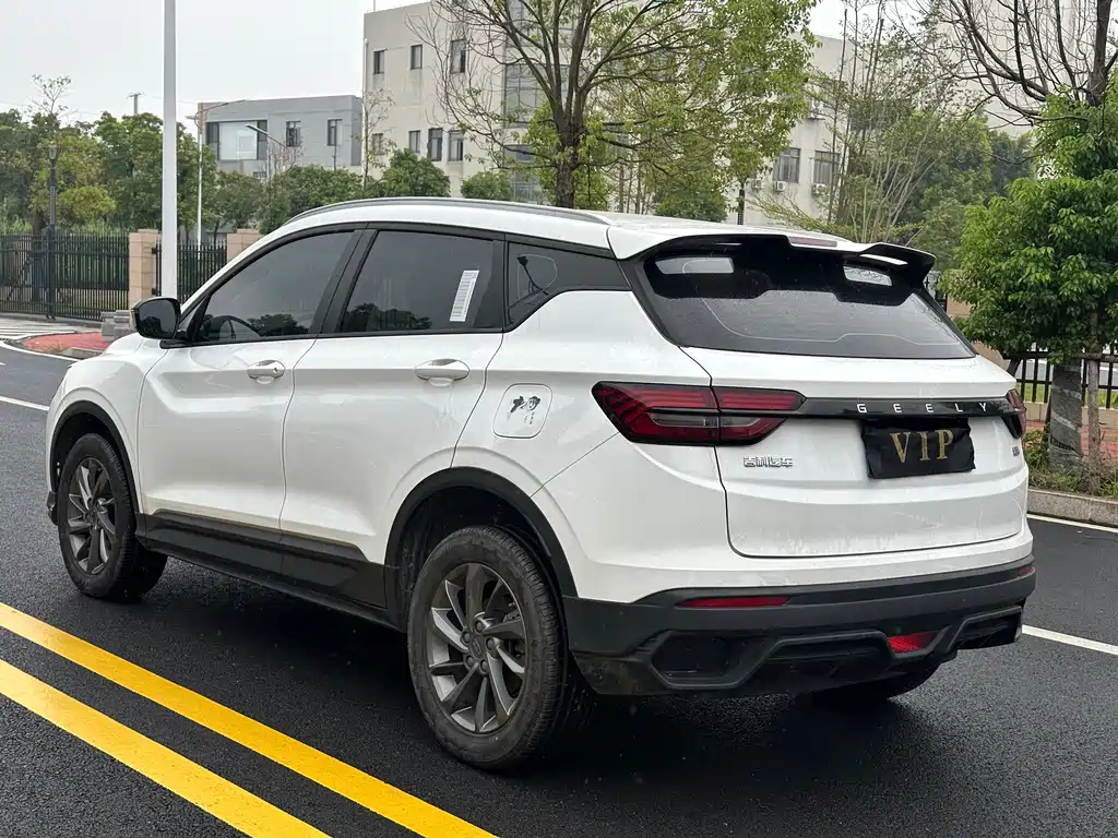 Geely Binyue — миниатюра 7