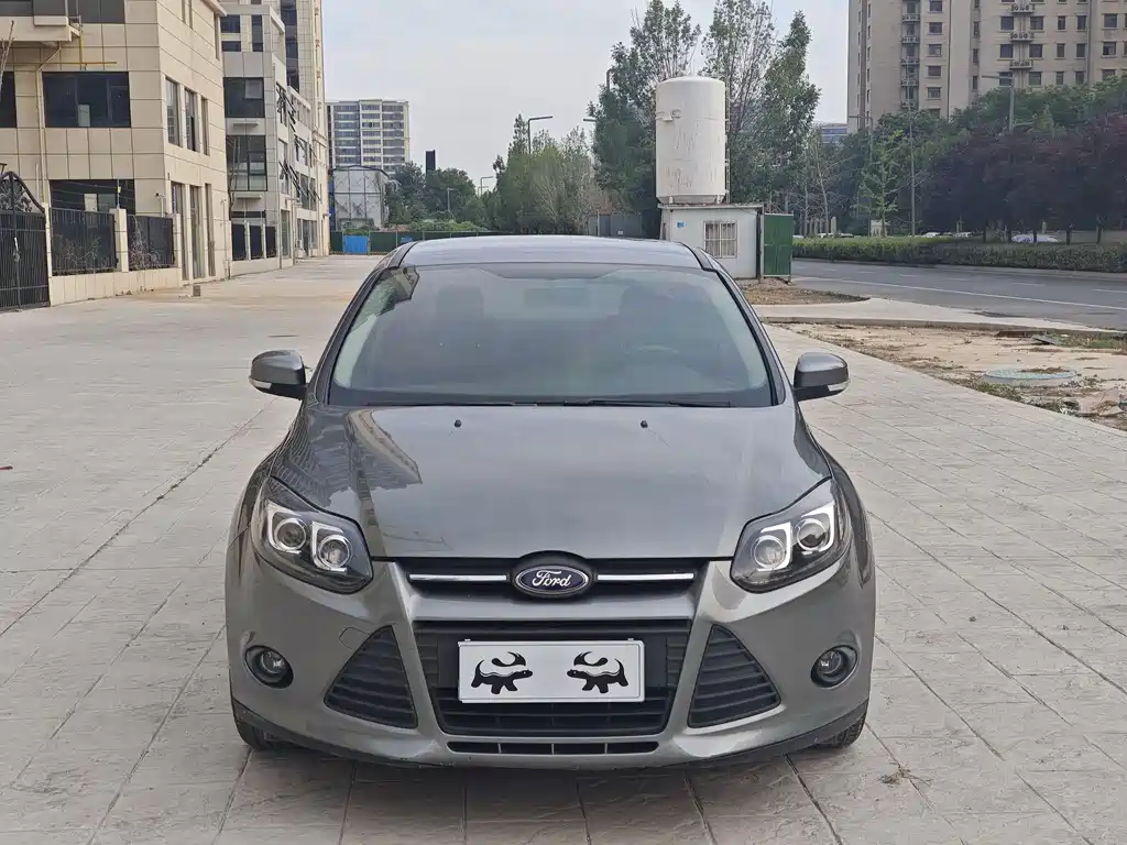 Ford Focus 2012 1.6L MT Comfort