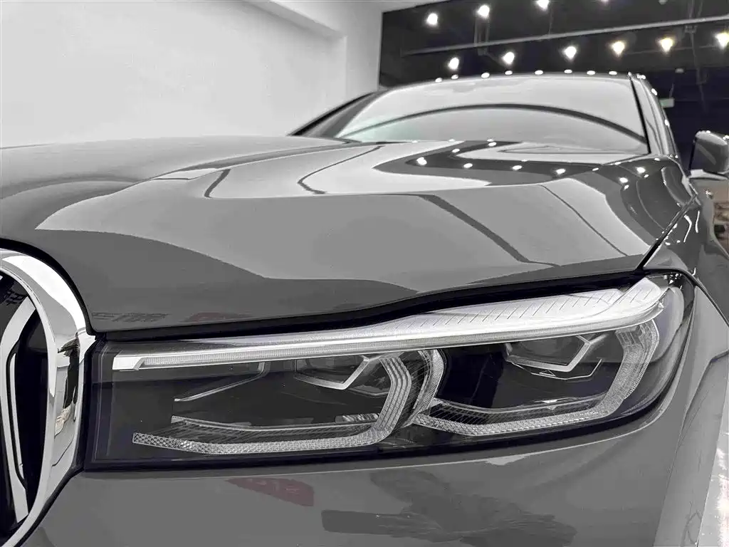 BMW 7 Series — миниатюра 29