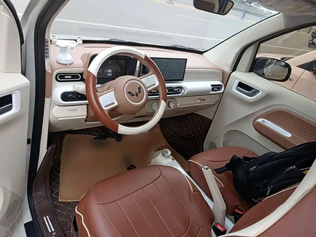 Wuling MINIEV — миниатюра 10