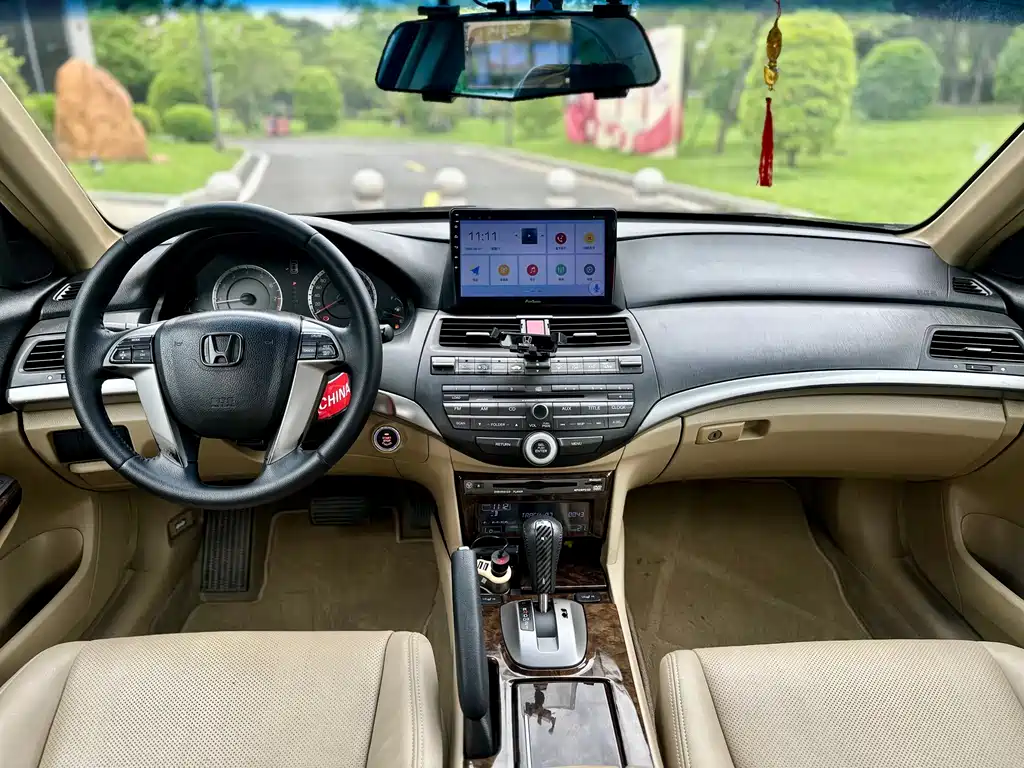 Honda Accord — миниатюра 9