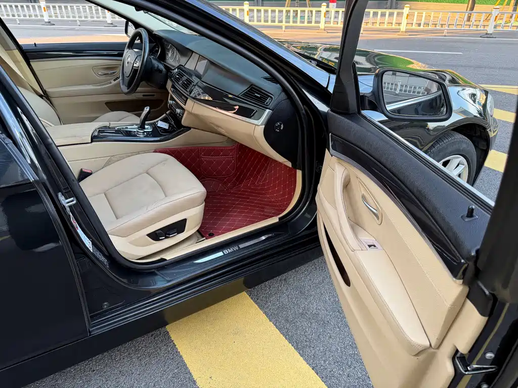 BMW 5 Series — миниатюра 24
