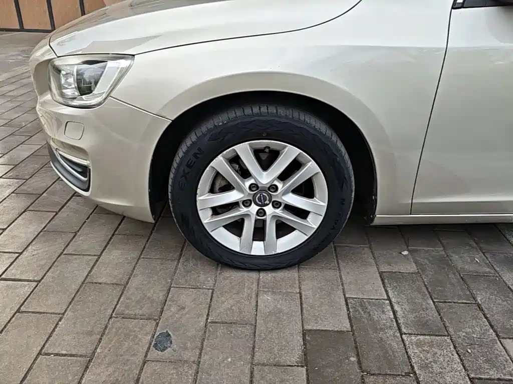 Volvo S60 — миниатюра 23