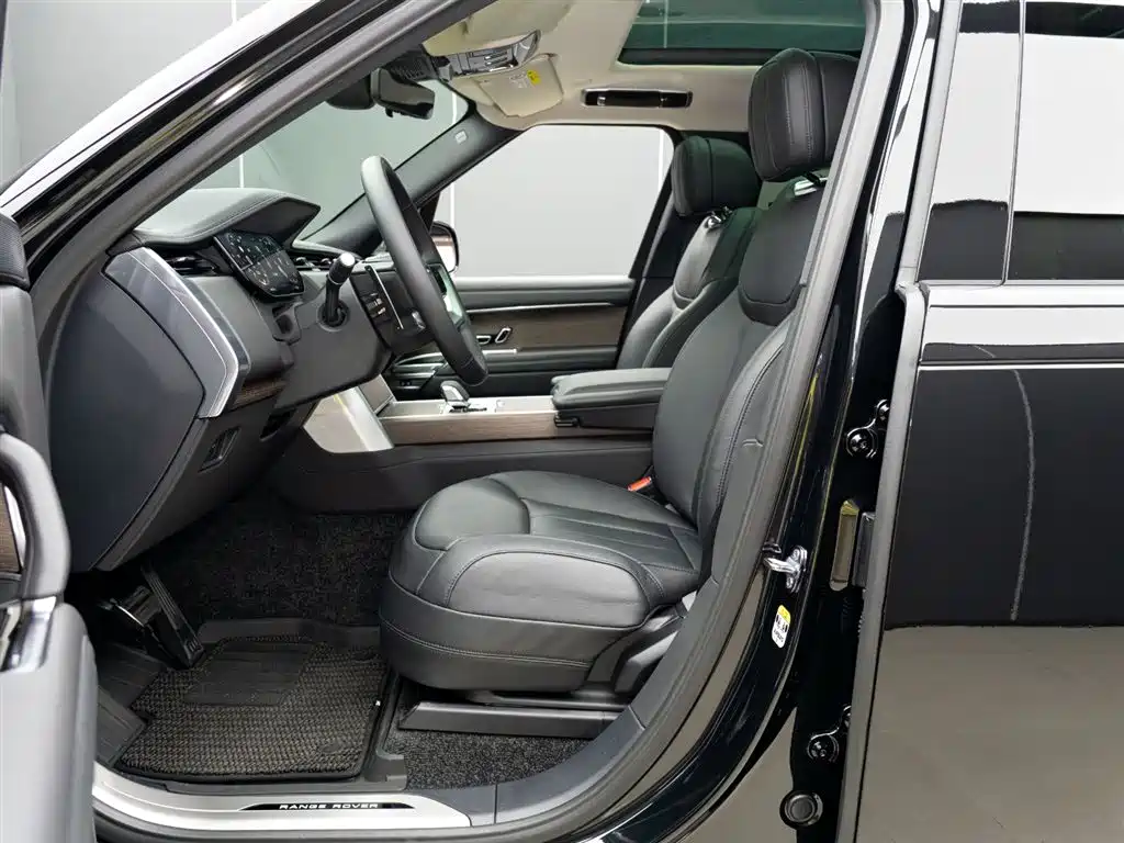 Land Rover Range Rover 2025 3.0 L6 400PS Long Wheelbase
