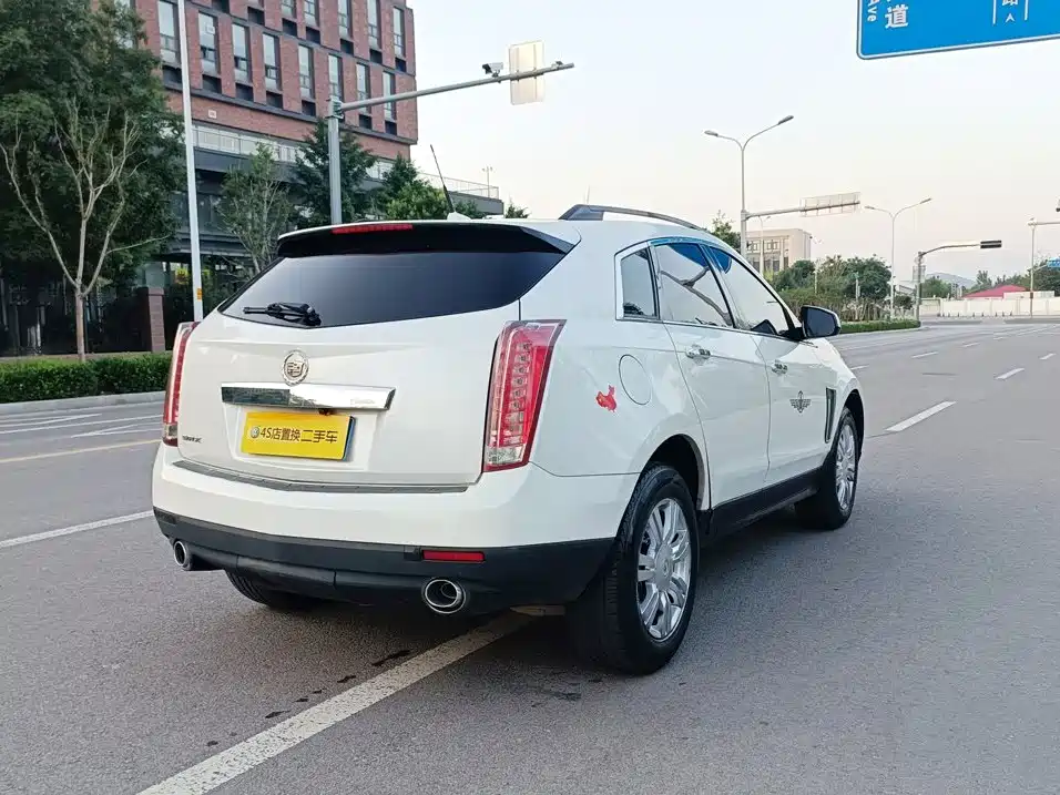 Cadillac SRX — миниатюра 4