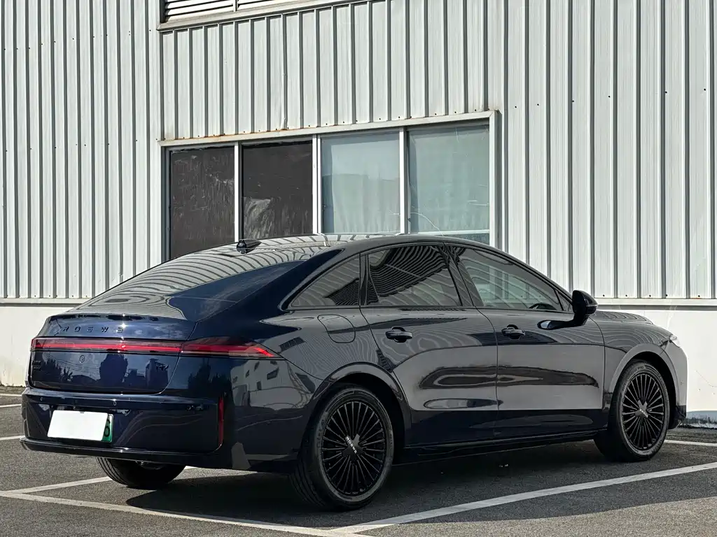 Roewe M7 DMH — миниатюра 9