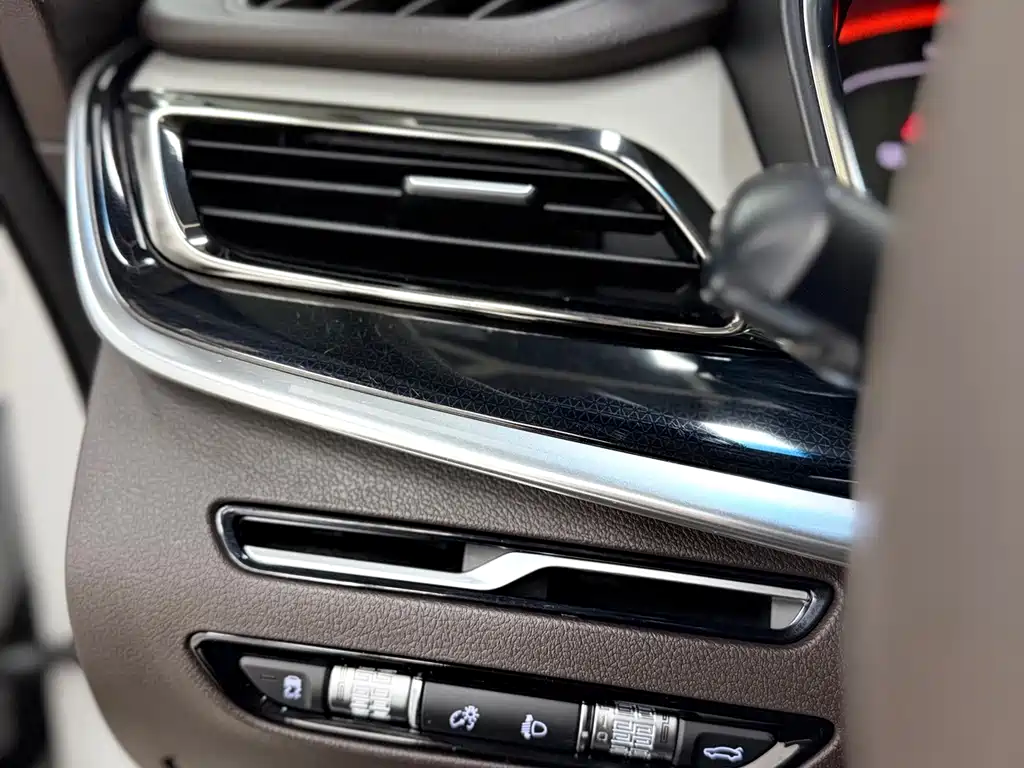 Geely Jia Ji New Energy — миниатюра 15