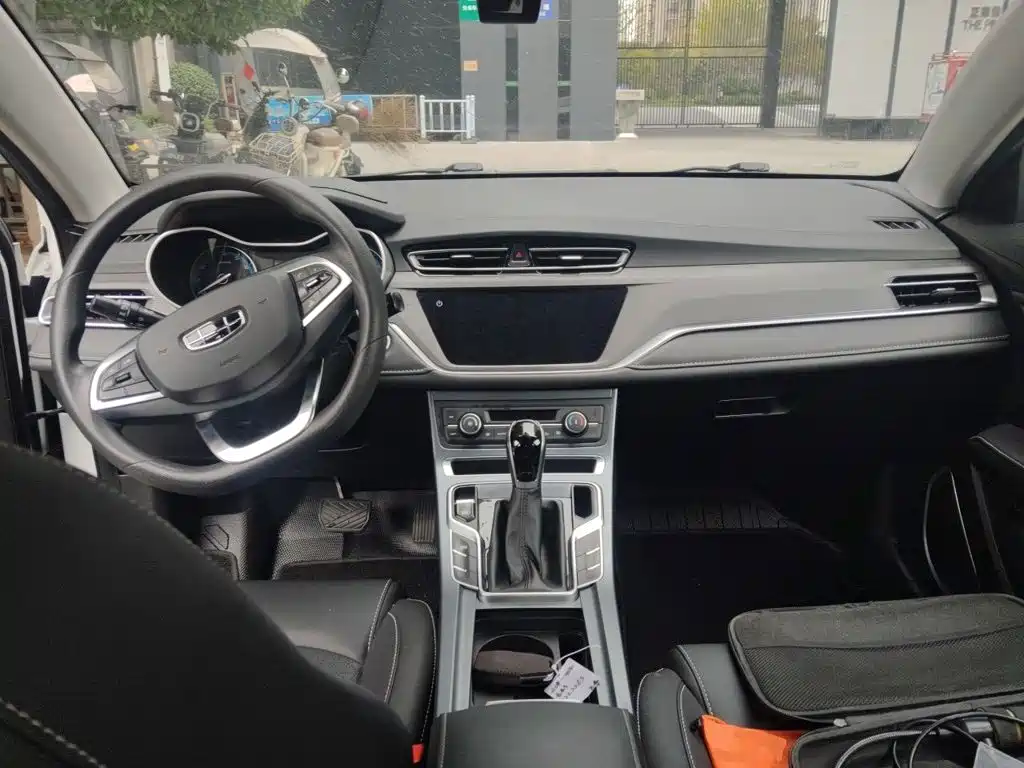 Geely Emgrand — миниатюра 10