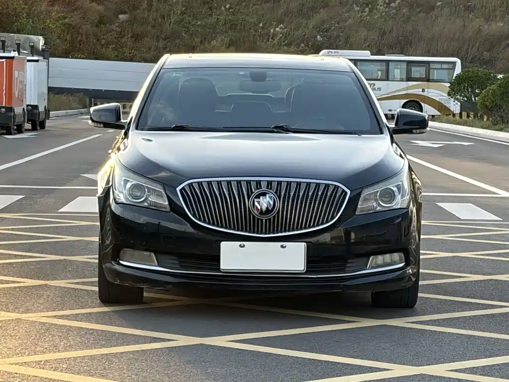 Buick LaCrosse — миниатюра 2