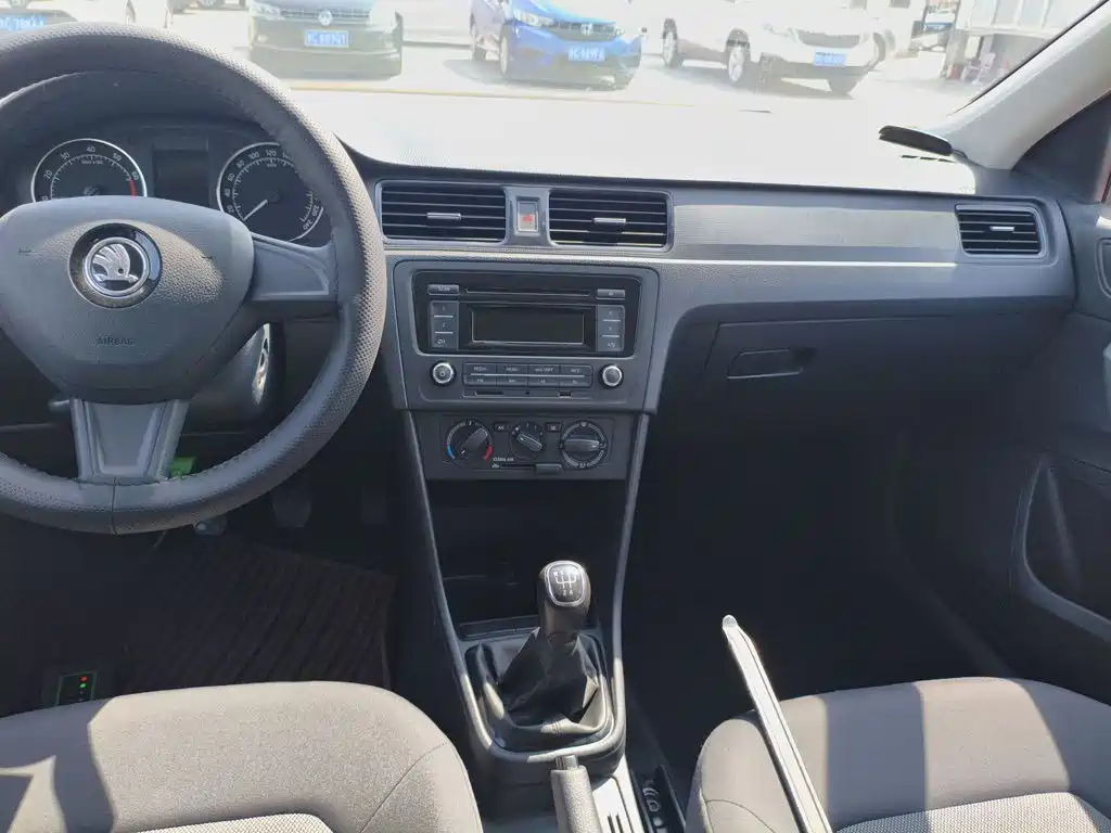 Skoda Rapid Spaceback — миниатюра 13
