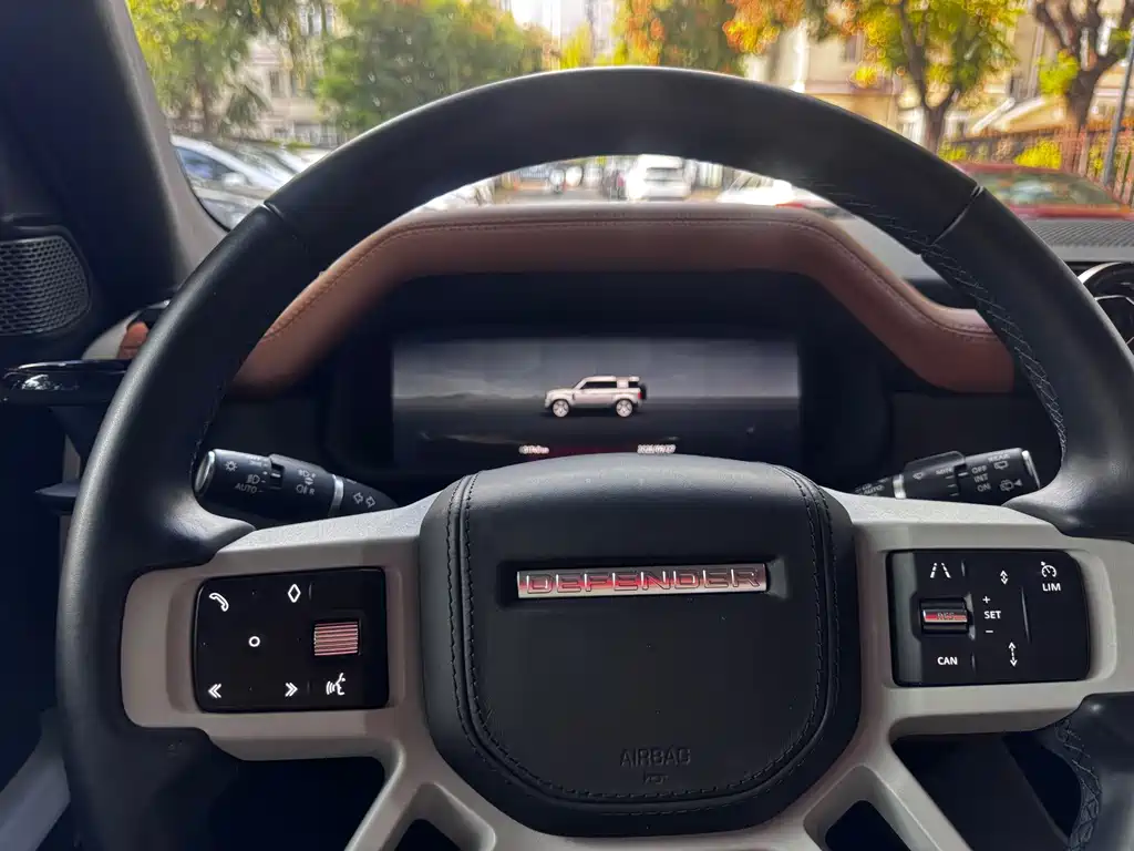 Land Rover Defender — миниатюра 12