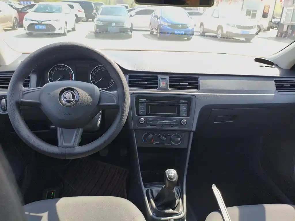 Skoda Rapid Spaceback — миниатюра 10