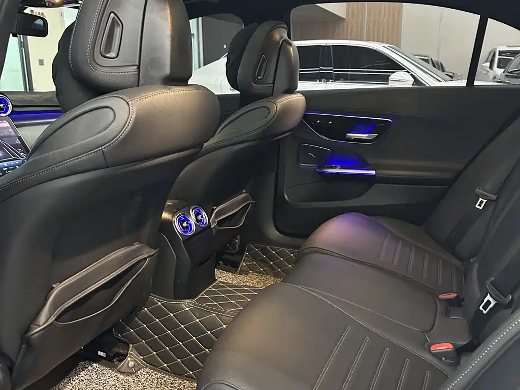 Mercedes-Benz C-Class — миниатюра 5