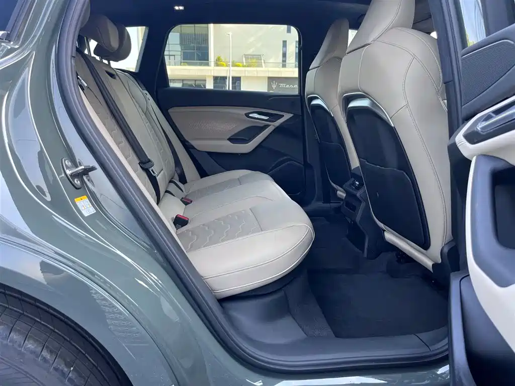 Audi Q6L e-tron