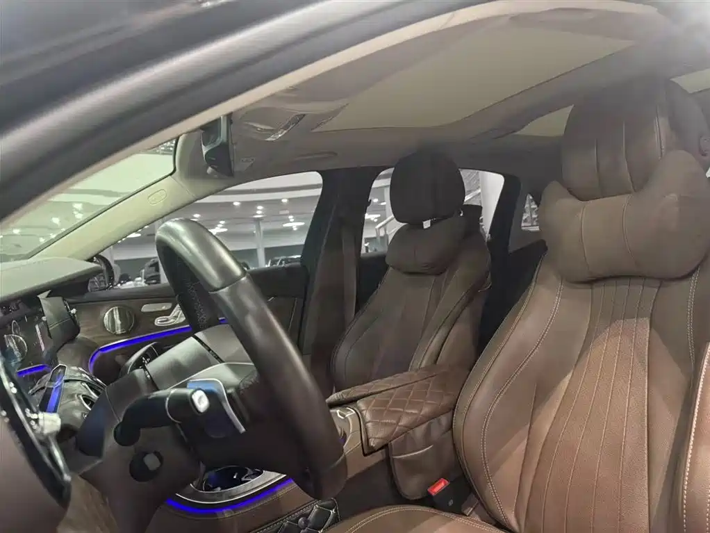 Mercedes-Benz E-Class — миниатюра 11