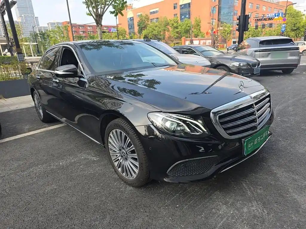 Mercedes-Benz E-Class — миниатюра 4