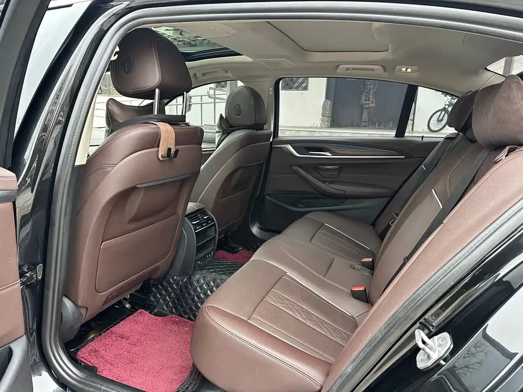 BMW 5 Series New Energy - фото 9