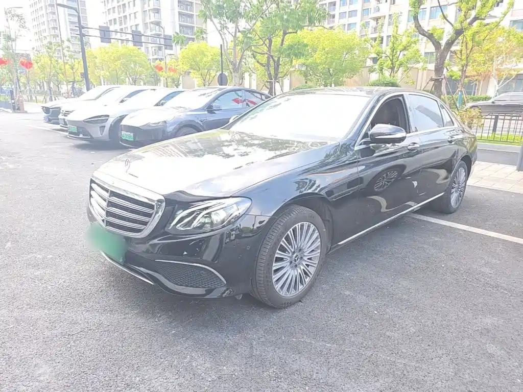 Mercedes-Benz E-Class — миниатюра 2