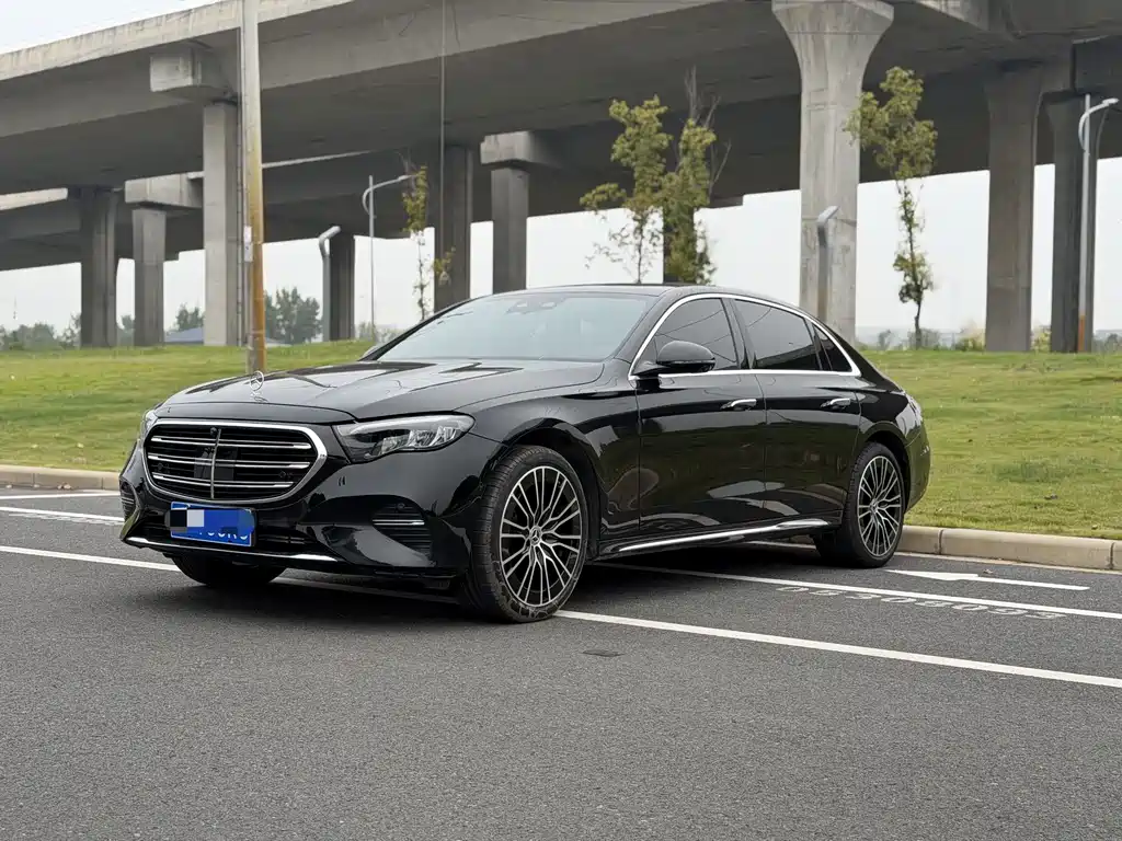 Mercedes-Benz E-Class — миниатюра 2