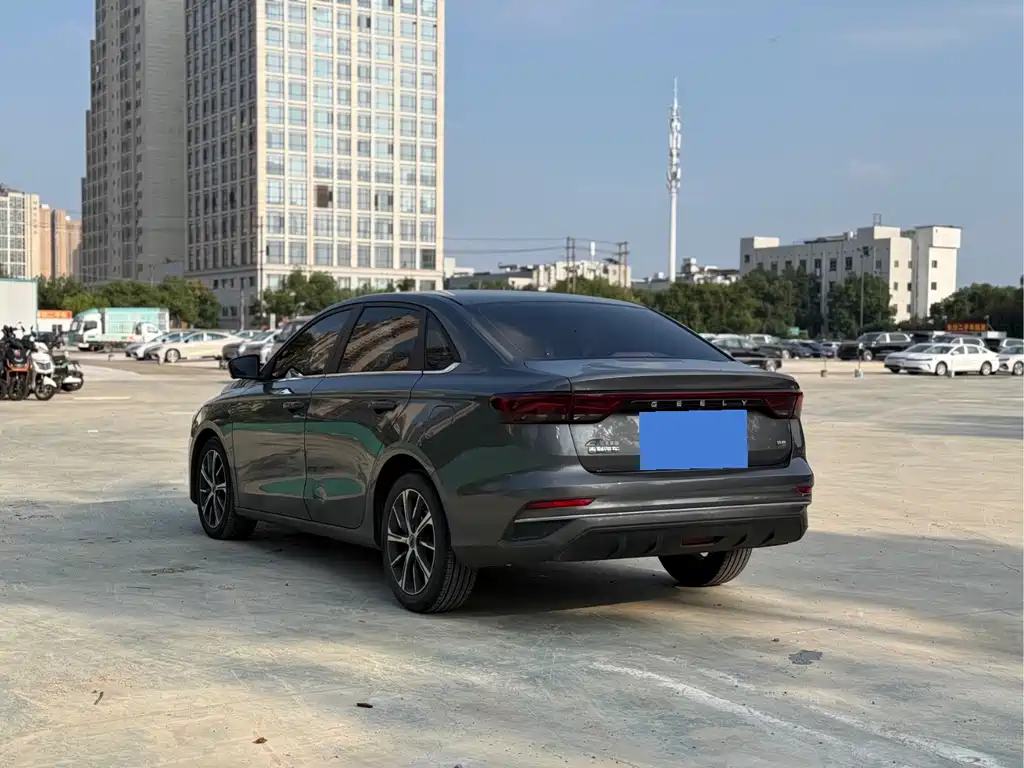 Geely Emgrand — миниатюра 9