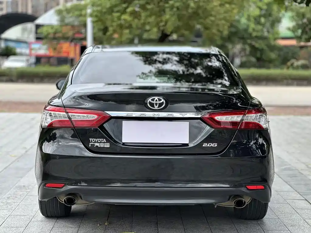 Toyota Camry — миниатюра 8