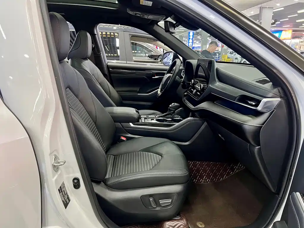 Toyota Crown Kluger — миниатюра 16