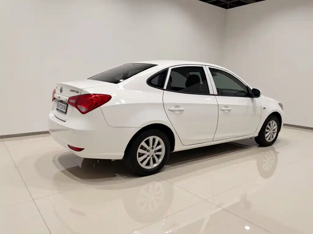 Hyundai Elantra — миниатюра 6