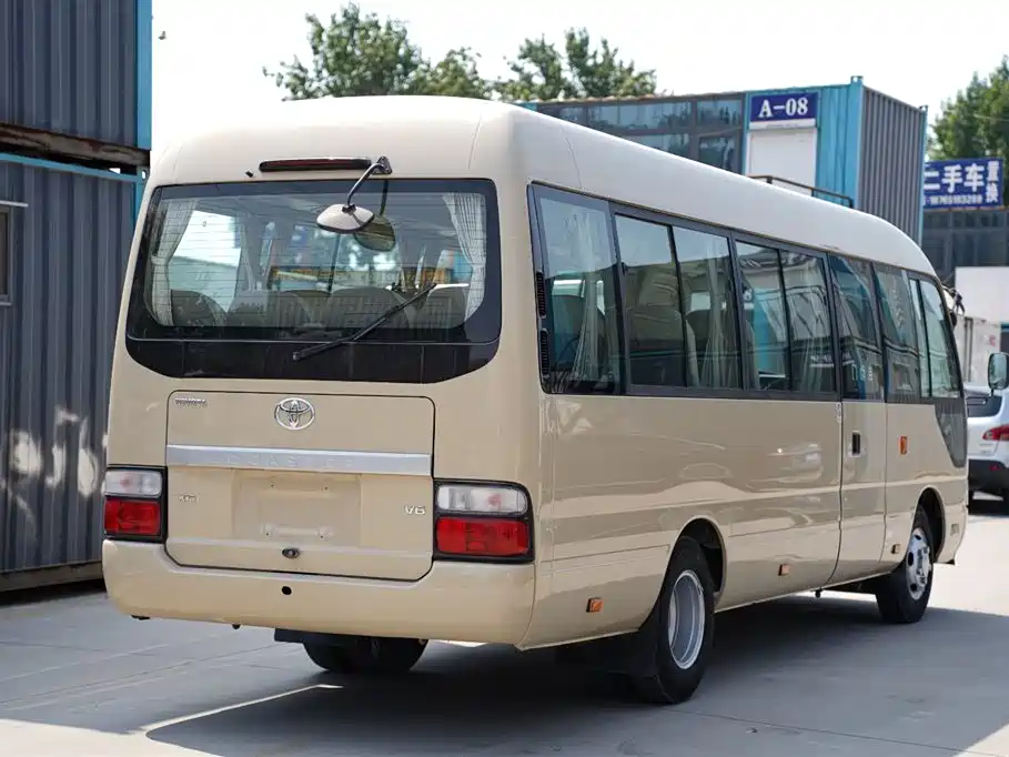 Toyota Coaster — миниатюра 7