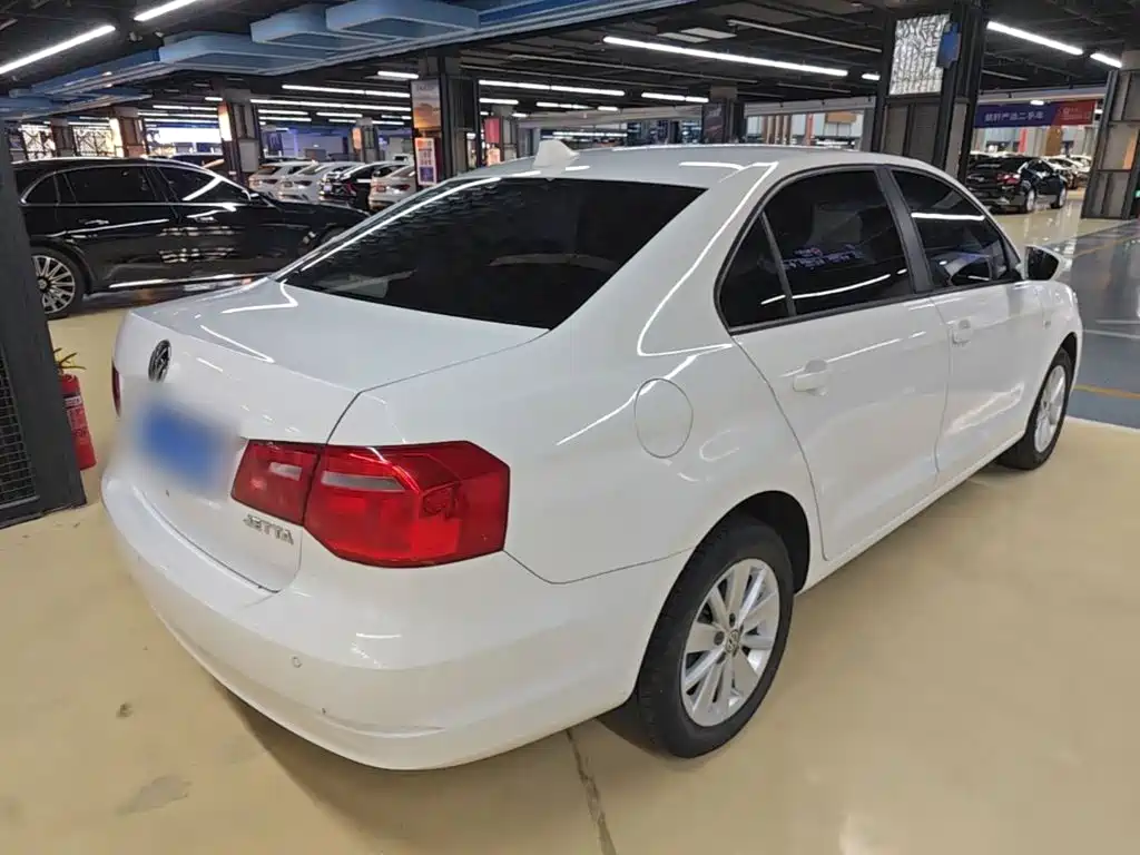 Volkswagen Jetta — миниатюра 7