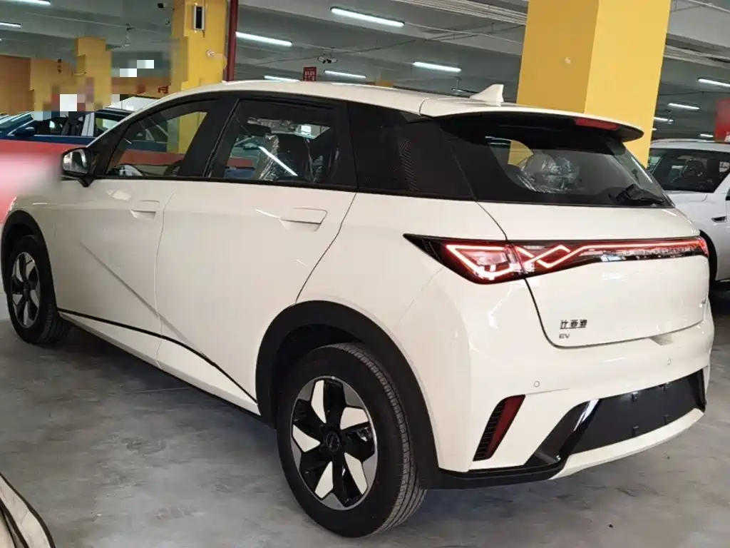 BYD Dolphin — миниатюра 5
