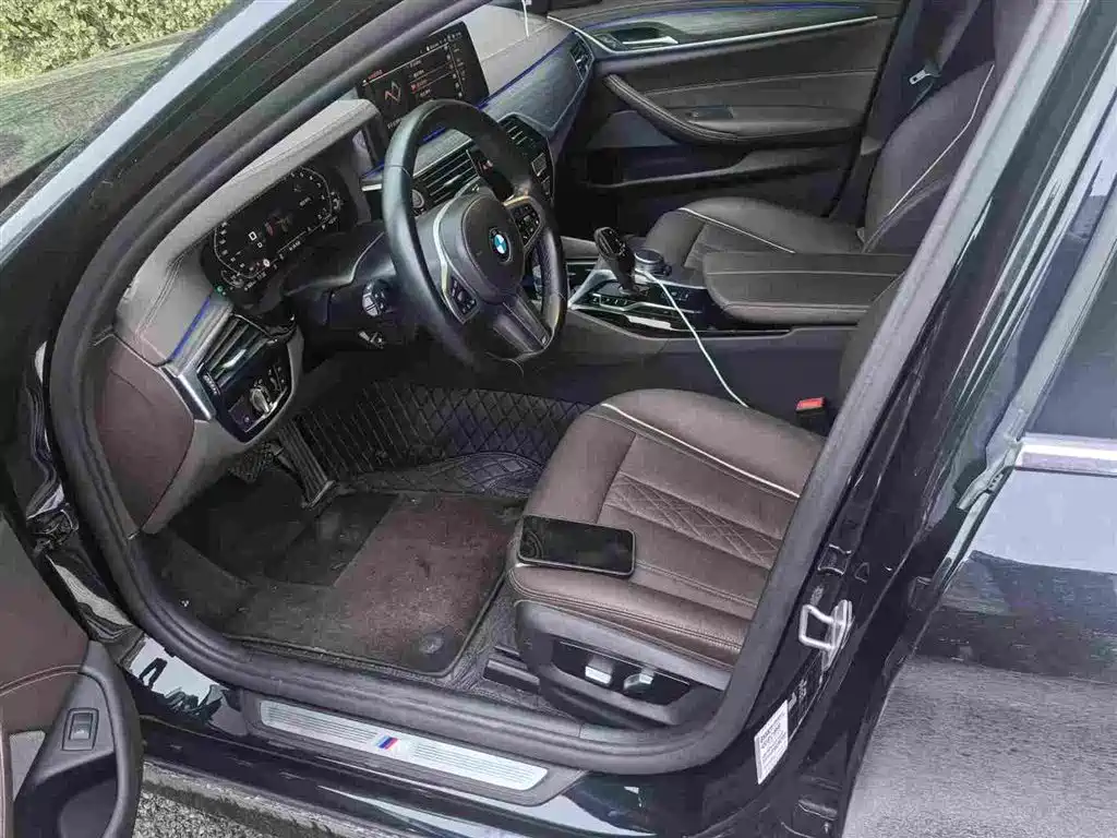 BMW 5 Series — миниатюра 5