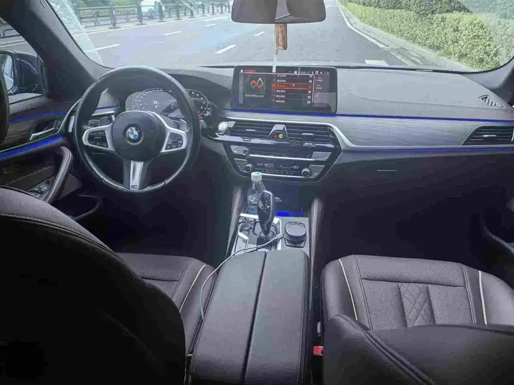 BMW 5 Series — миниатюра 6