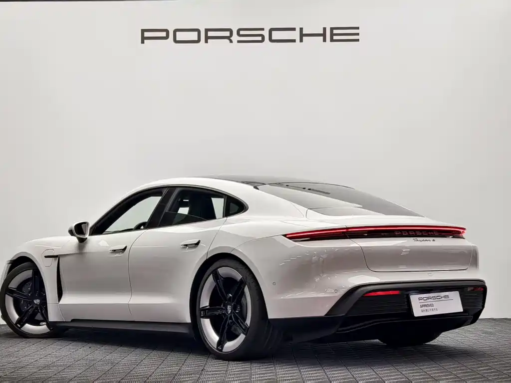 Porsche Taycan — миниатюра 5