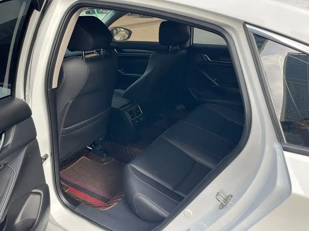 Honda Accord — миниатюра 9