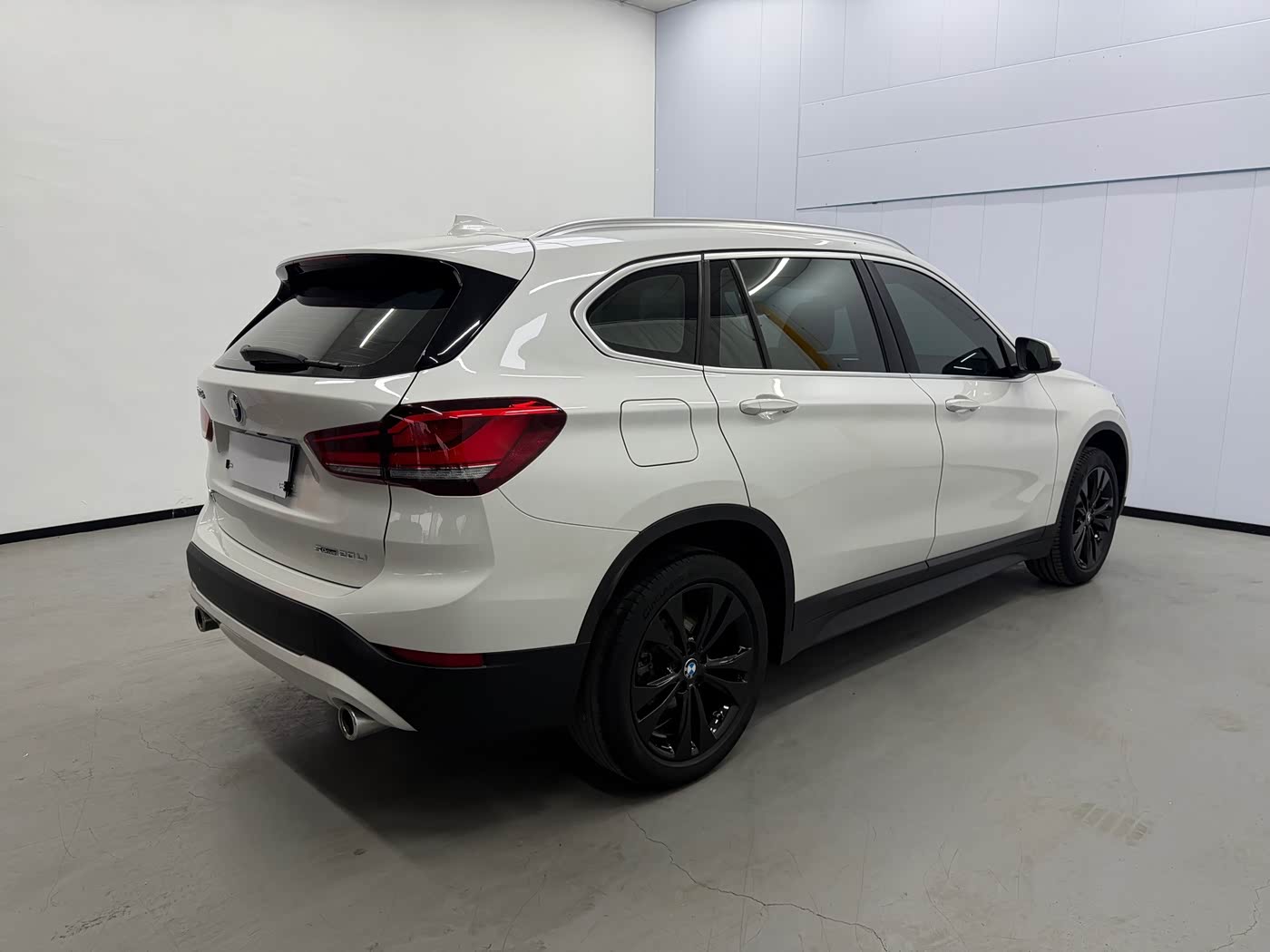 BMW X1 1.5 л 2021 г. Белый, пробег 35000 км