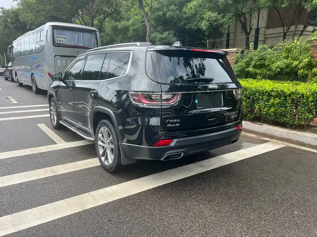 Jeep Grand Commander — миниатюра 6