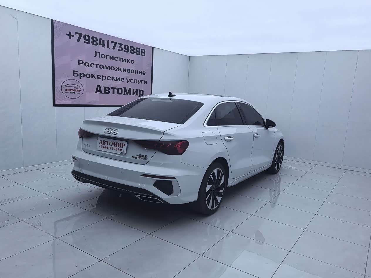 Audi A3 1.4 л 2023 г. Белый, пробег 33000 км