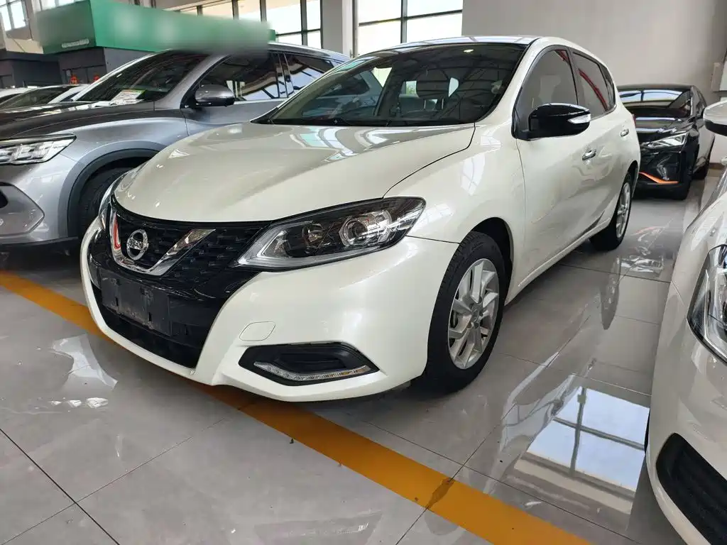 Nissan Tiida — миниатюра 2