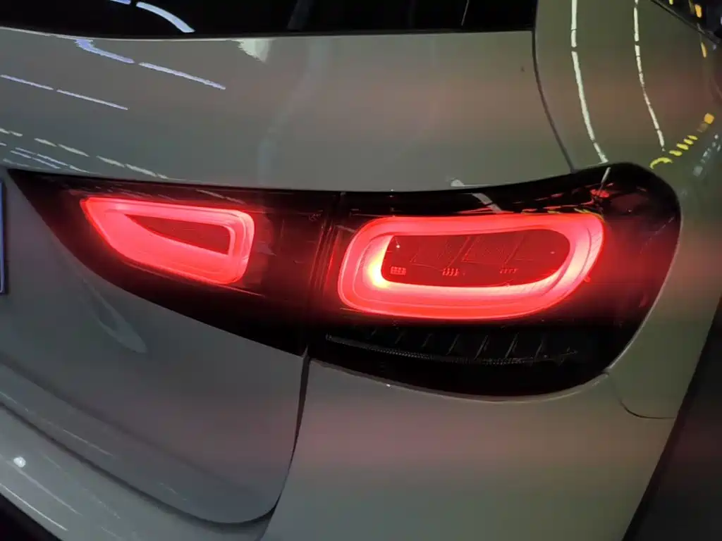Mercedes-Benz GLA — миниатюра 8