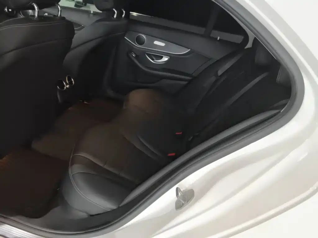 Mercedes-Benz C-Class — миниатюра 17