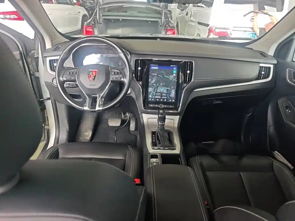 Roewe RX5 New Energy — миниатюра 10