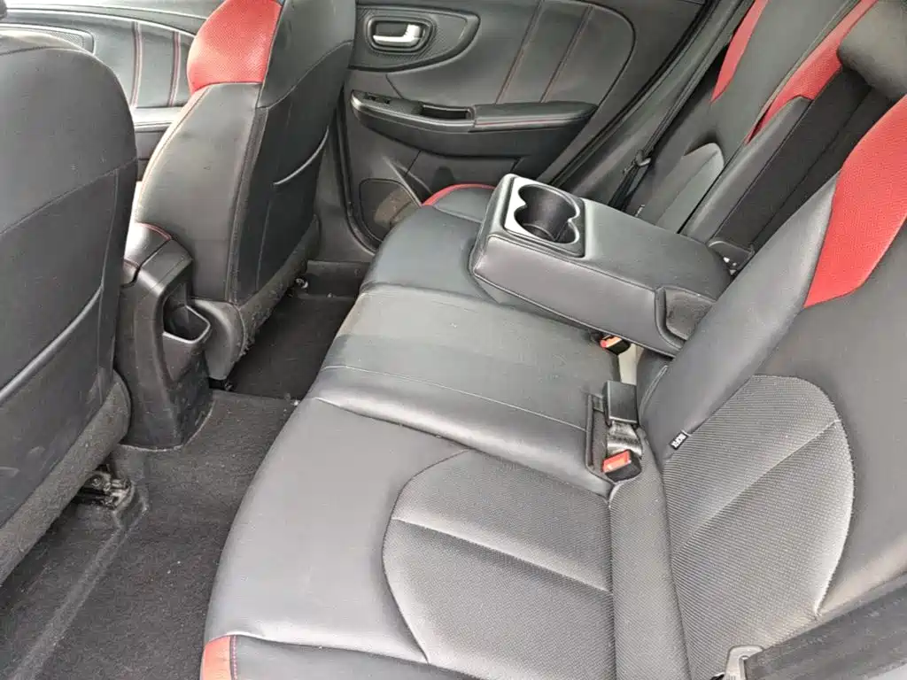 Luxgen U5 SUV — миниатюра 17