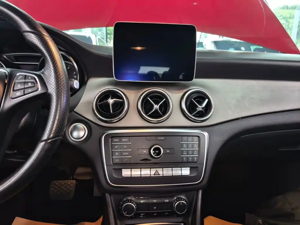 Mercedes-Benz CLA (Import) — миниатюра 13